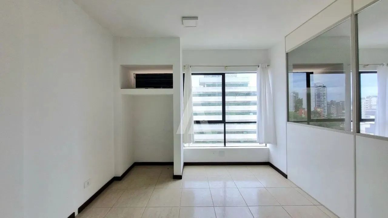 Sala Comercial à venda no bairro CENTRO em JOINVILLE, por R$ 285.000.00. - Foto 2