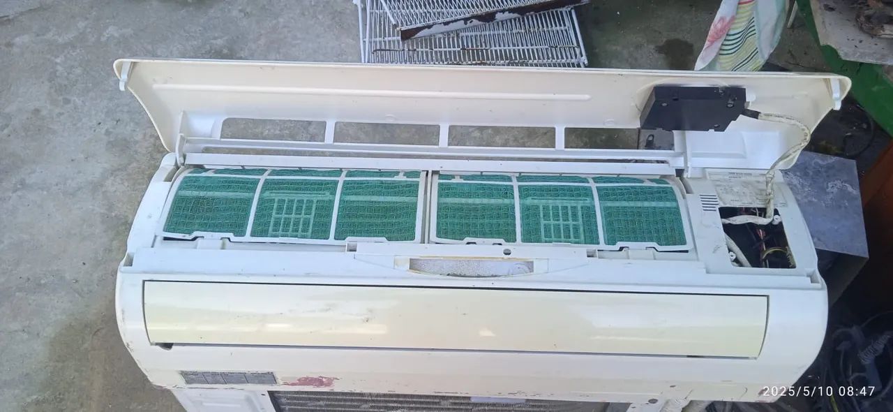 Fazendo limpeza instalação e manutenção e recarga de gás - Foto 4