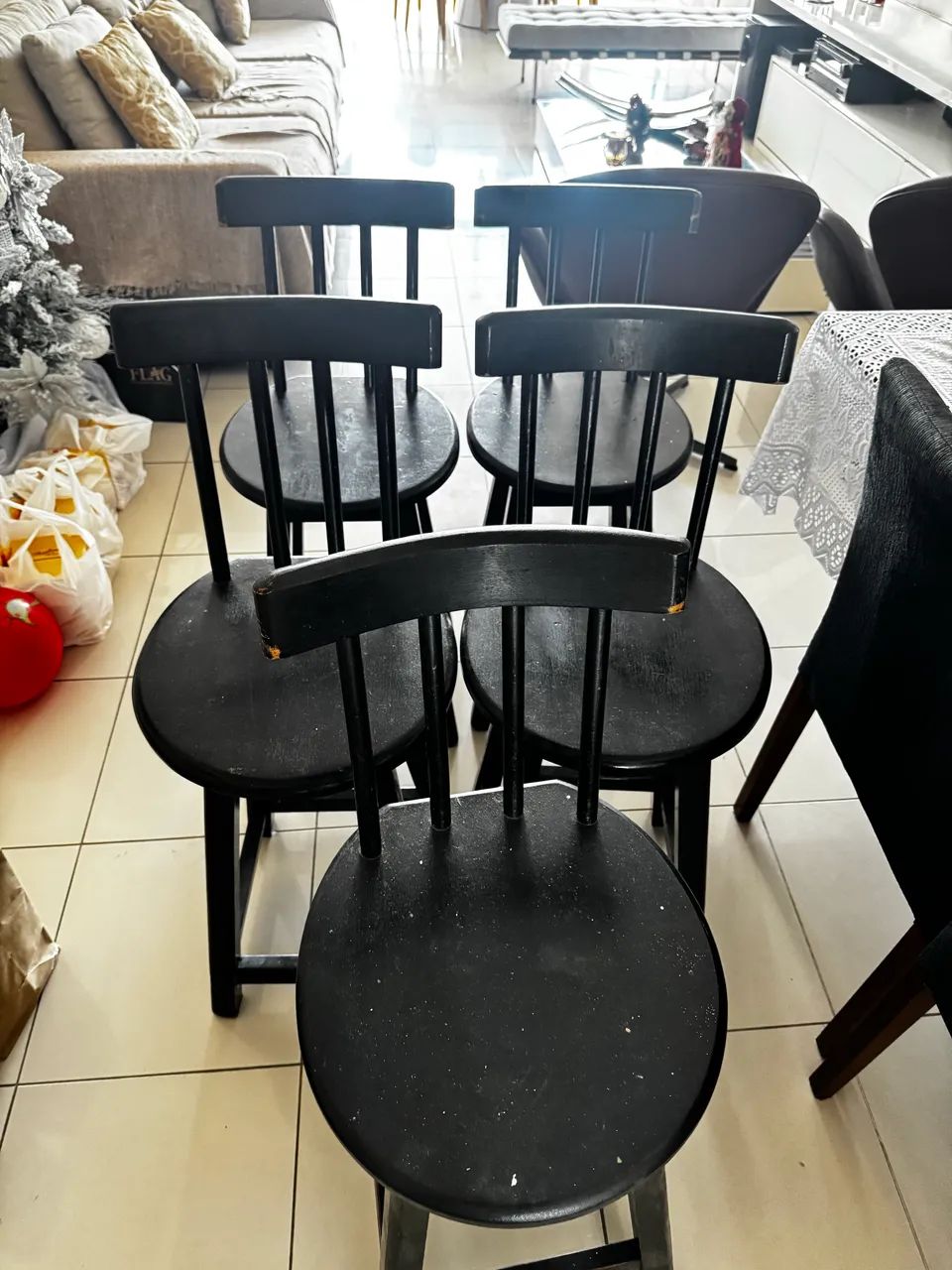 Vendo 5 Bancos alto de madeira maciça ( Banquetas )  