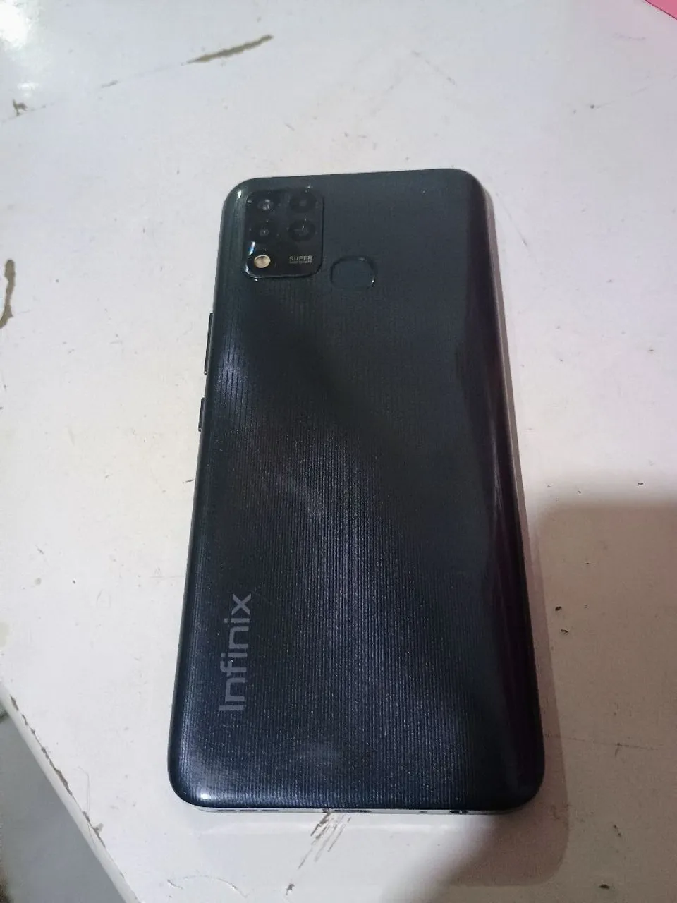 Celular Infinix semi novo