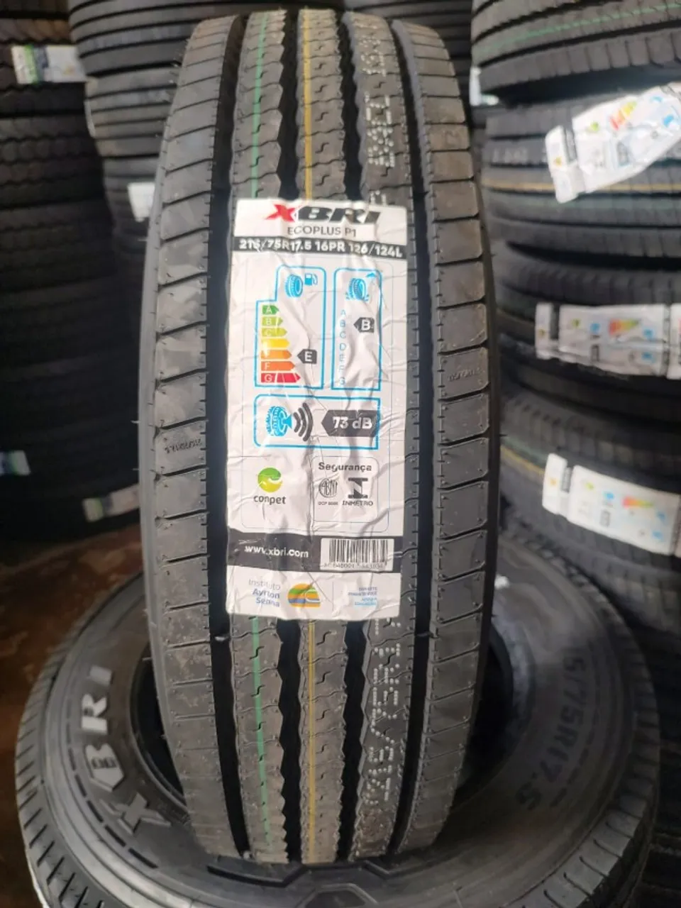 pneu aro 17 para caminhão 215/75/17.5 na promoção. R$ 800,00