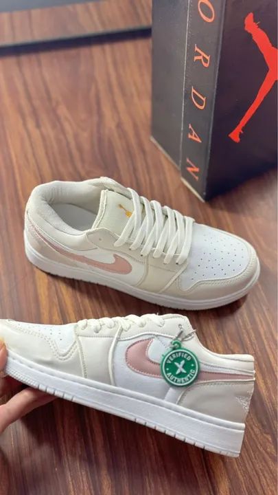 Tênis Nike Air Jordan 1 Low  - Foto 2