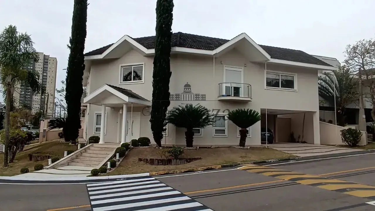 Oportunidade - Casa em Condomínio - Vila Branca I - Loteamento Villa Branca - 4 Dormitório