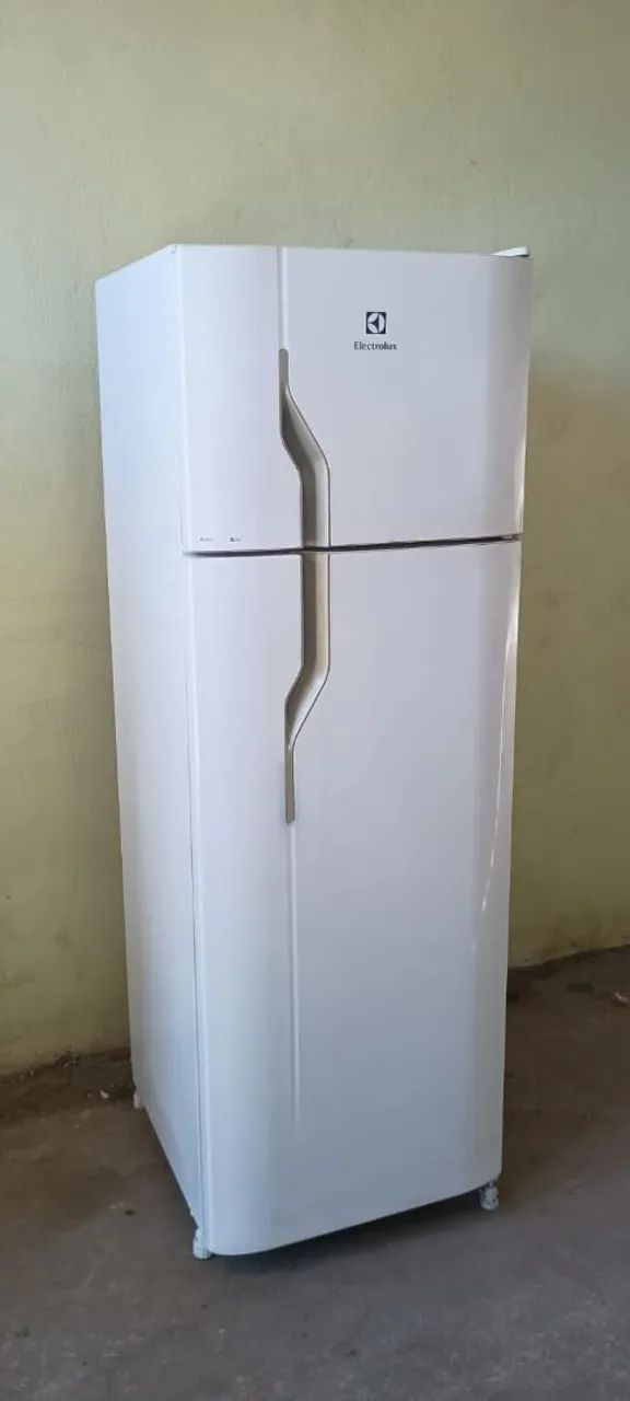 Geladeira Eletrolux 260 litros 