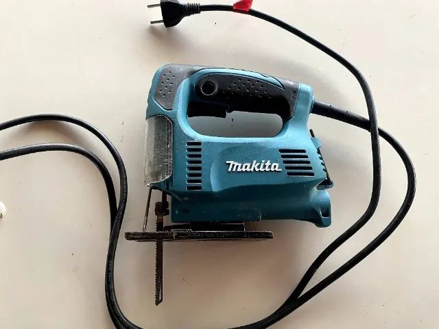 ? Serra Tico-Tico Makita 4327 - Precisão e Potência para seus Cortes! ?