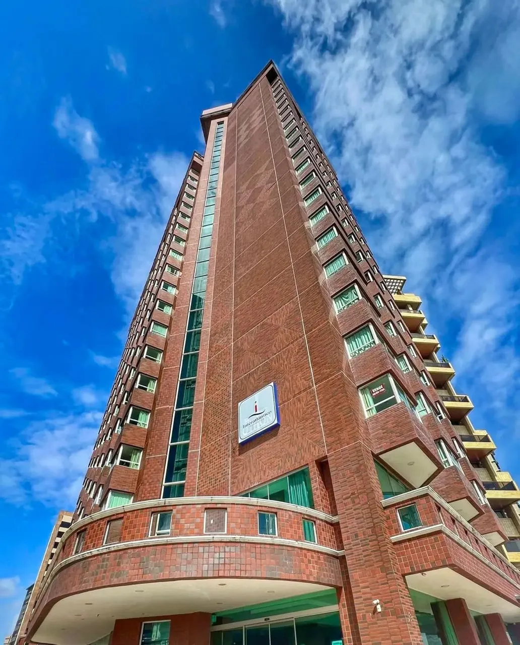 Flat com 45 m2 no Othon Suítes Interatlântico - R$260.000,00 - whatsapp:84 9.9145.9638