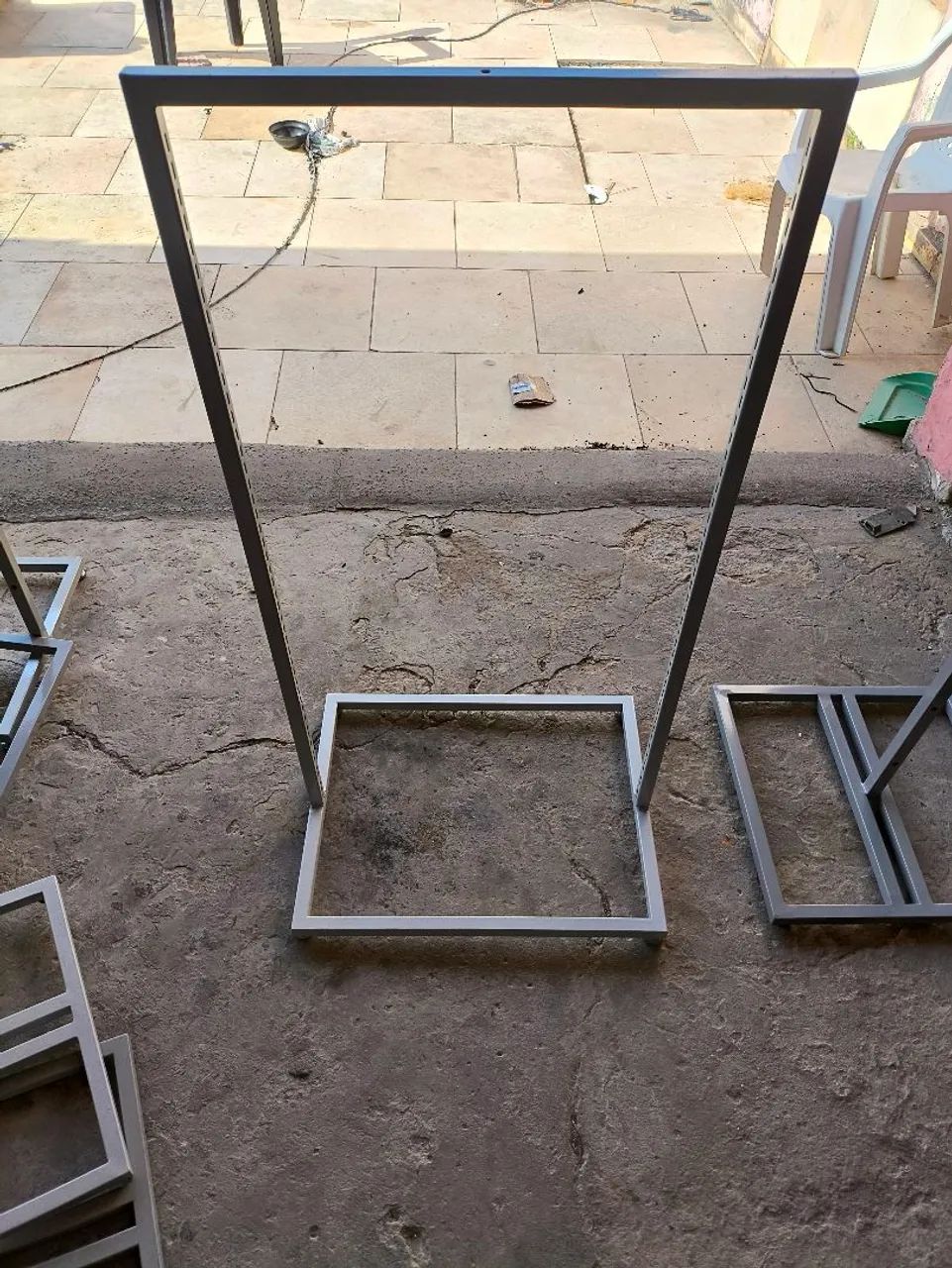 Expositor / Mostruário para peças de roupas, malas e bolsas. - Foto 4