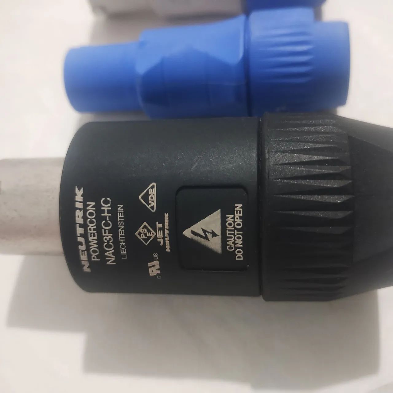 Conector Neutrik PowerCon NAC3FC-HC - Foto 4
