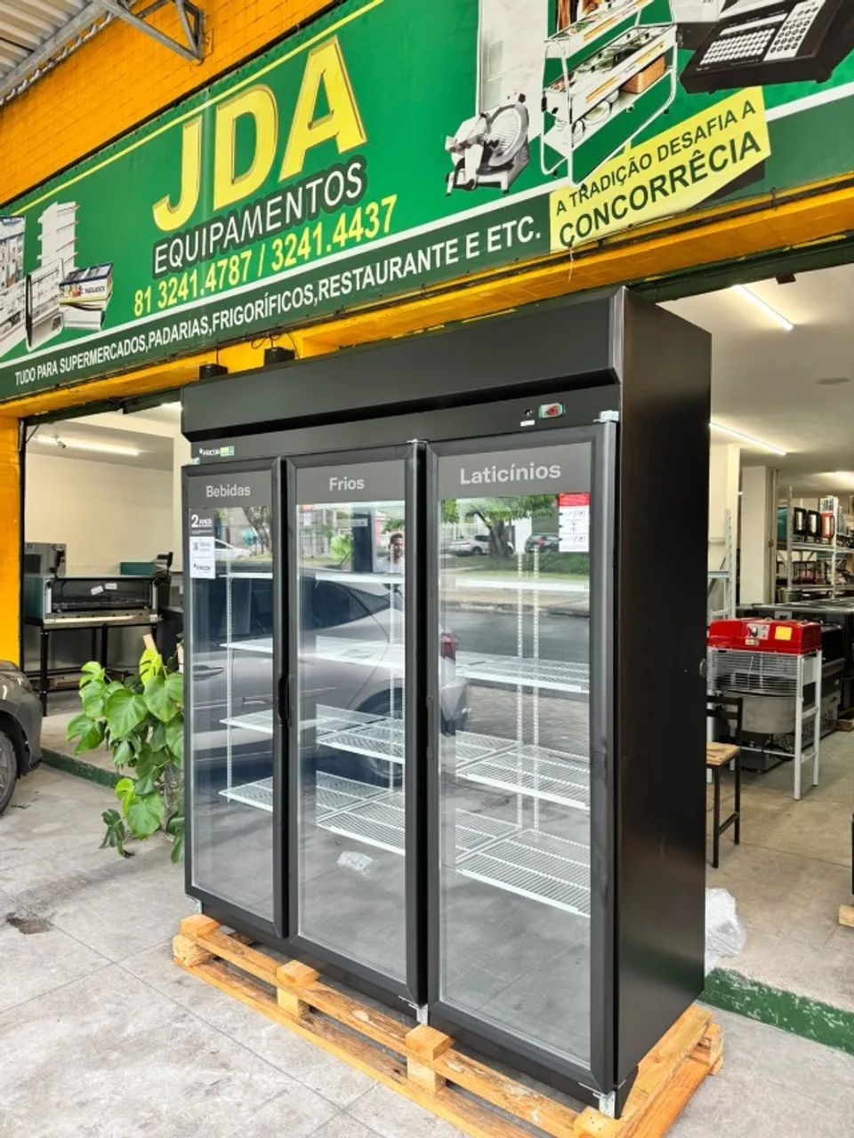 Lançamento da marca fricon - balcão auto serviço 3 portas - refrigerado