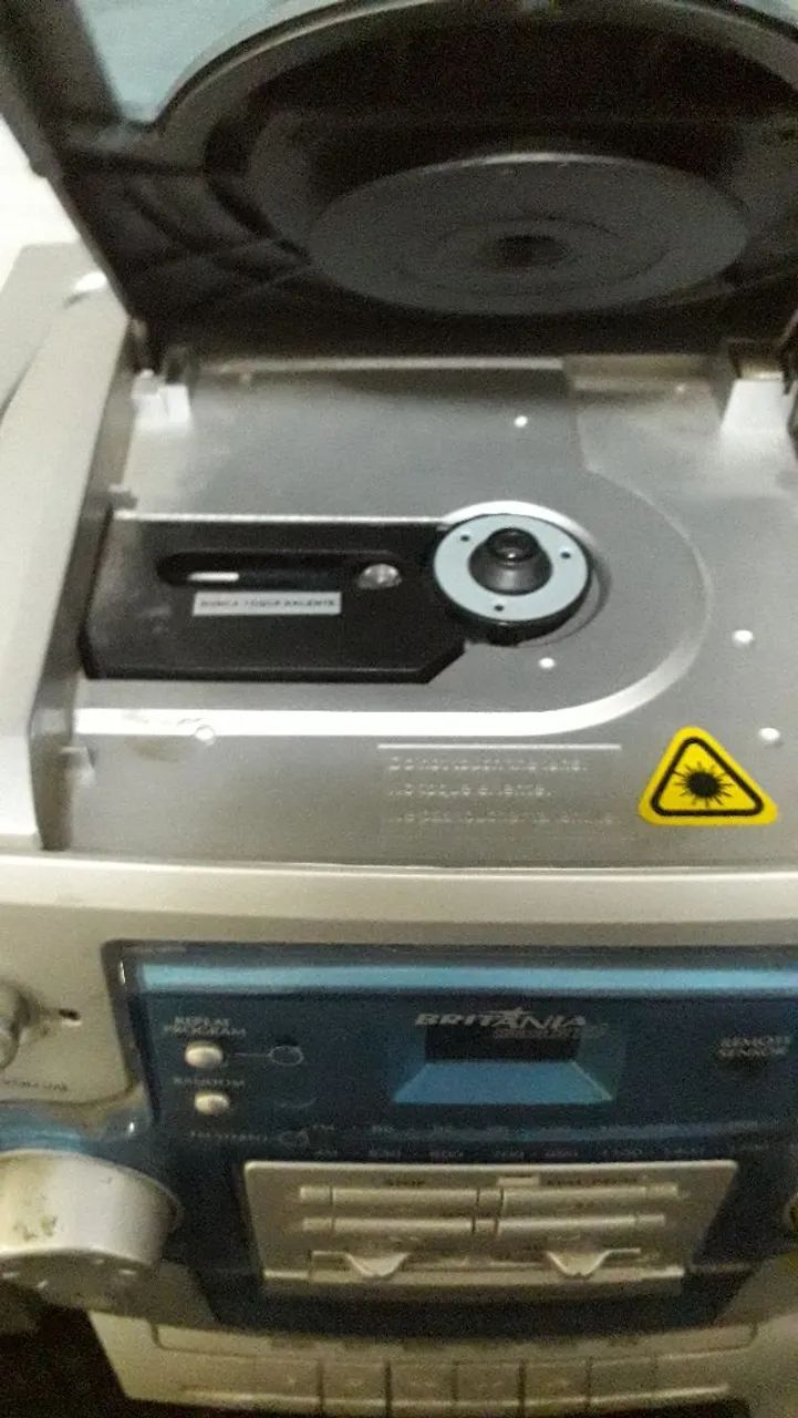 Rádio Britânia com avaria - Foto 3