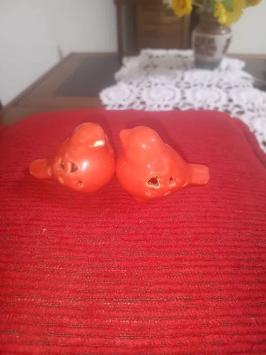 Par de Pássaros Decorativos de Cerâmica