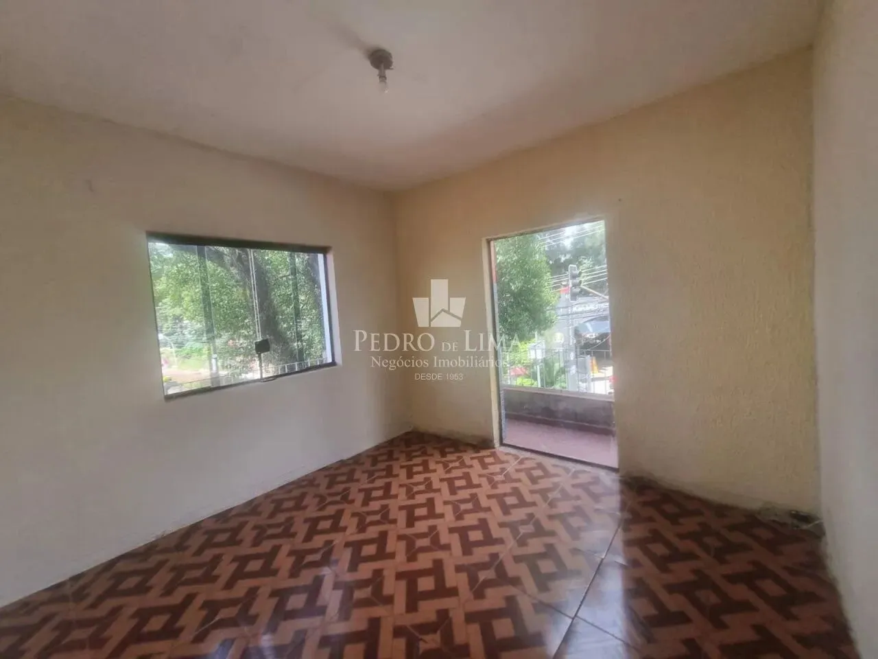 Salas Comerciais com Cozinha e Banheiro na AV Amador Bueno da Veiga -Penha