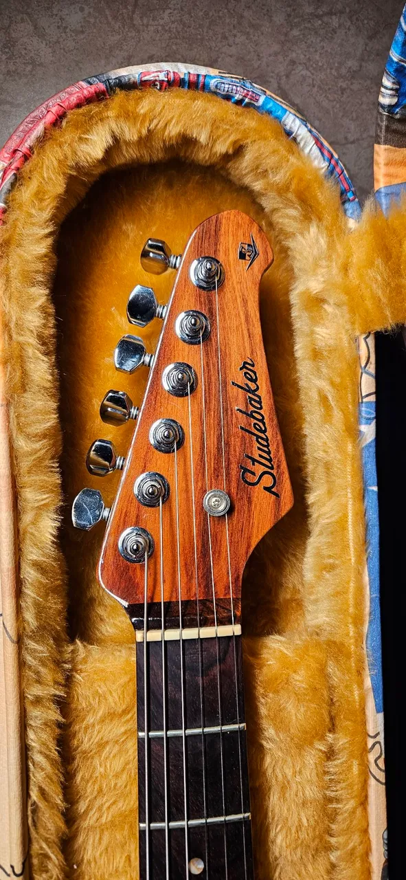 Guitarra Studebaker - Madeira Exclusiva