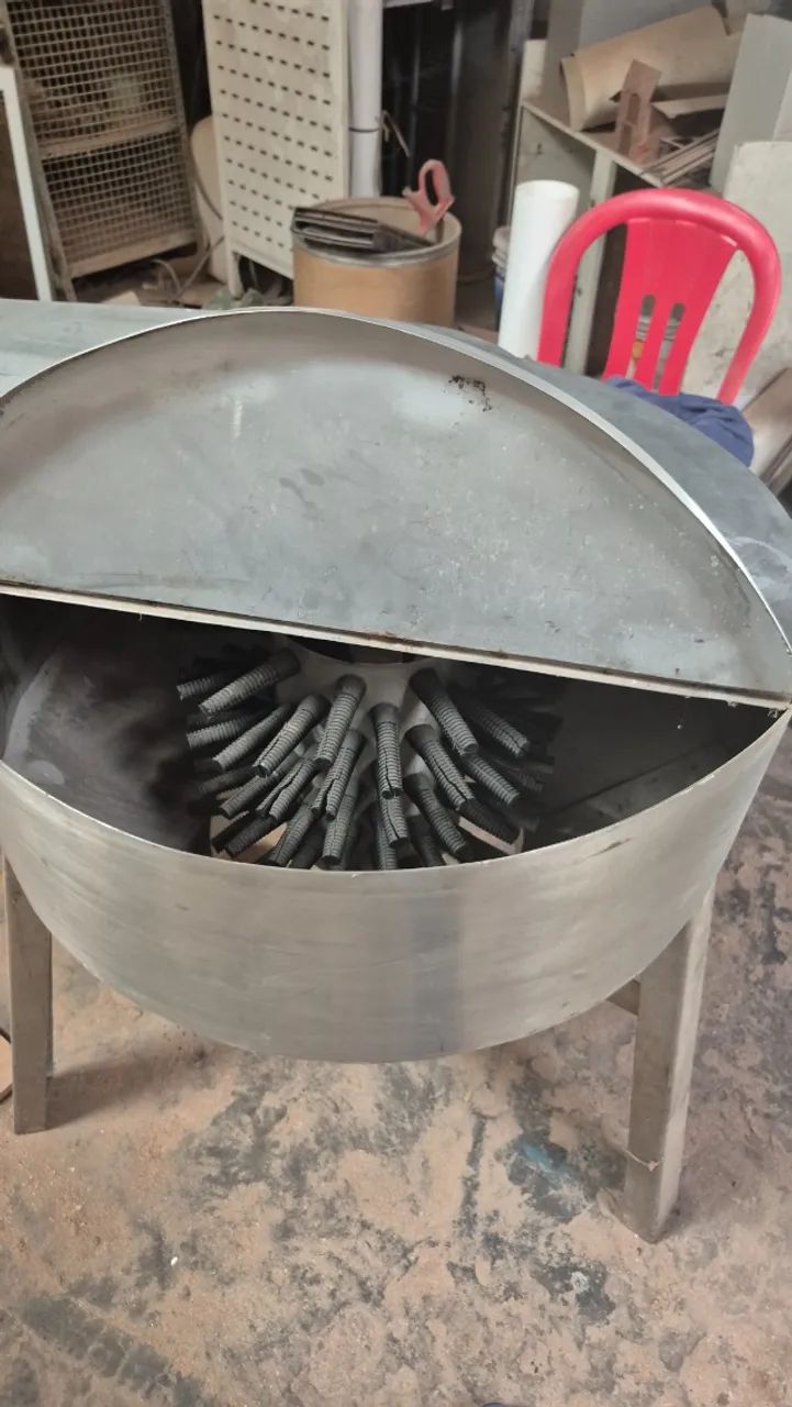 Maquina de depenar frango (5 a 8 frangos) com motor monofasico de 2cv. - Foto 5