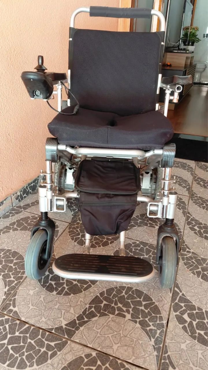 Cadeira de rodas elétrica  - Foto 2