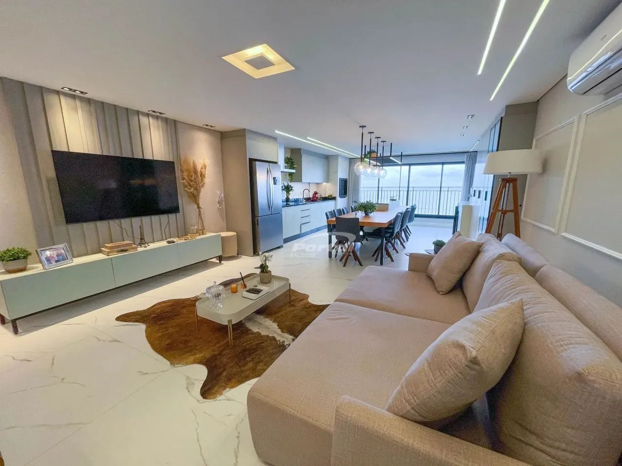 Apartamento frente mar mobiliado e decorado no bairro Itacolomi em Balneário Piçarras a 50