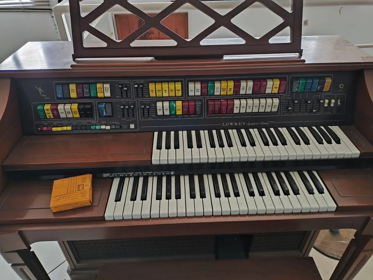 Órgão Eletrônico Lowrey Symphonie Holiday
