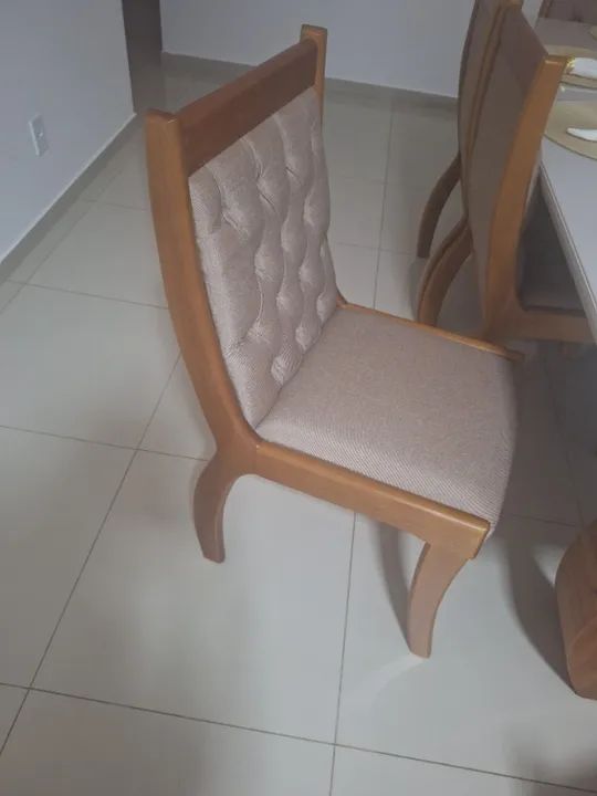 Mesa de Jantar 8 lugares, cadeiras em capitonê  - Foto 4