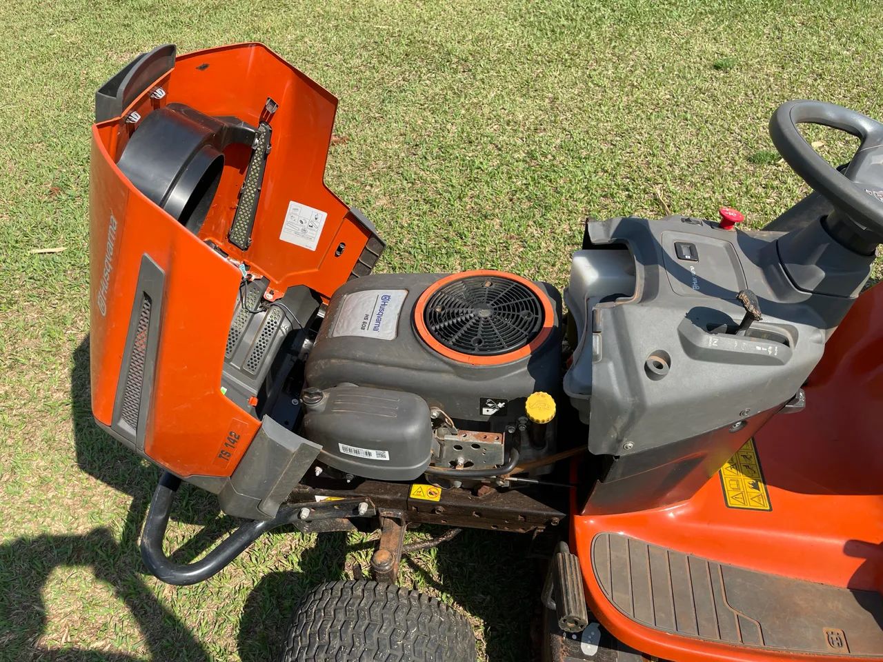 Trator Cortador De Grama 15hp Ts138l- Husqvarna - Foto 6
