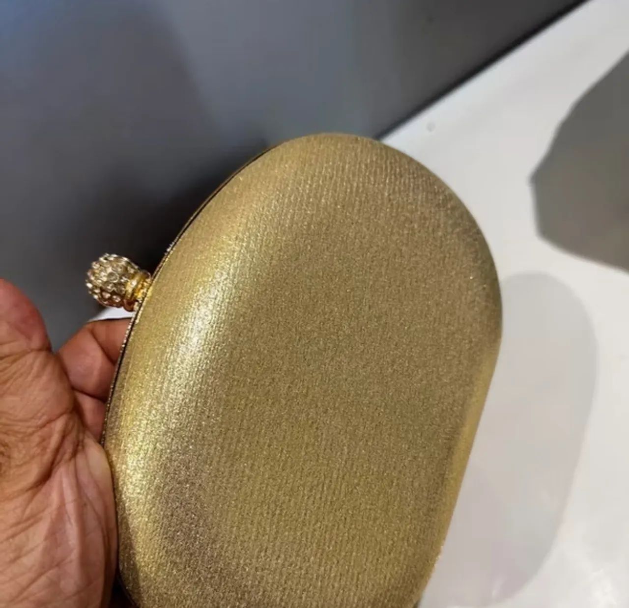 Bolsa dourada com pedrarias - Foto 4