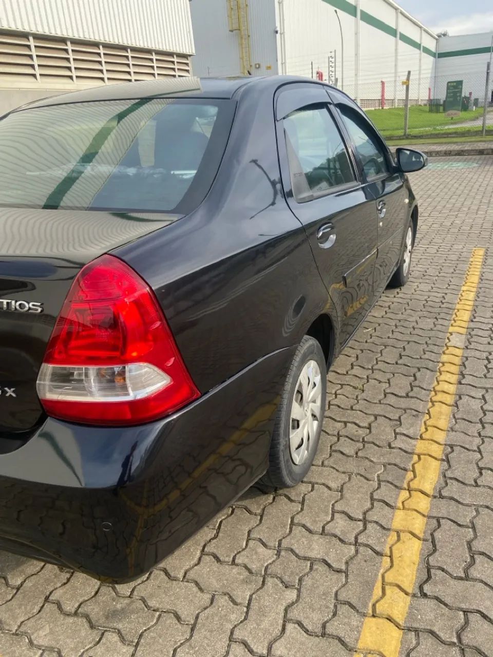 Etios Sedan aut - Foto 3