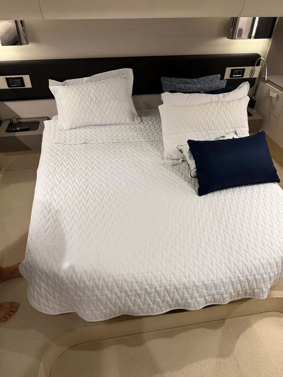 Azimut 560 - 2021 x2 Volvo D11 725 HP ñ Sessa Phantom Sedna Intermarine Real Triton - Foto 8