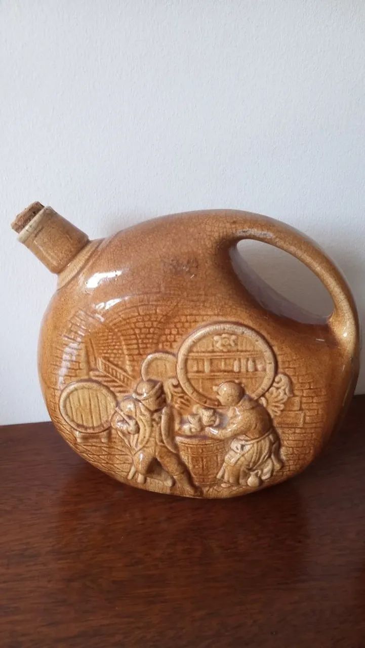 Garrafas decorativas para vinho.