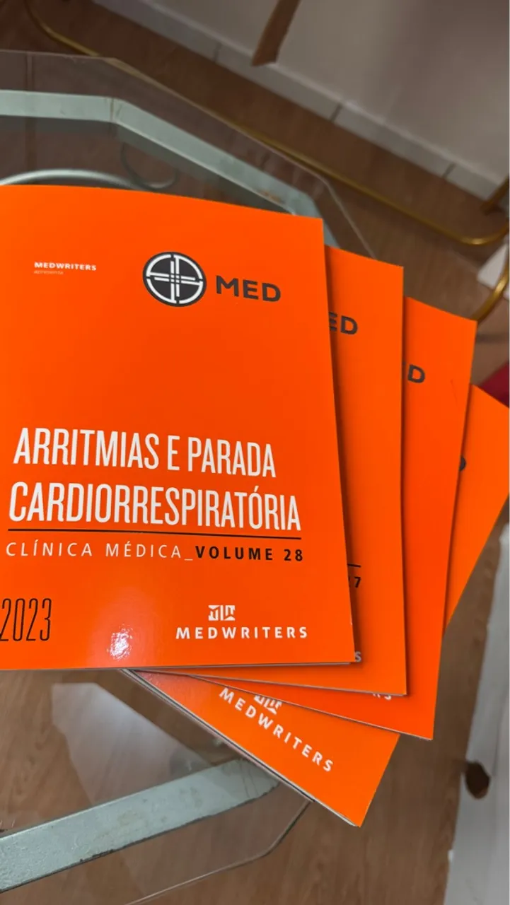 Coleção Clínica Médica Med 2023 Medwriters 28 Volumes e módulo especial