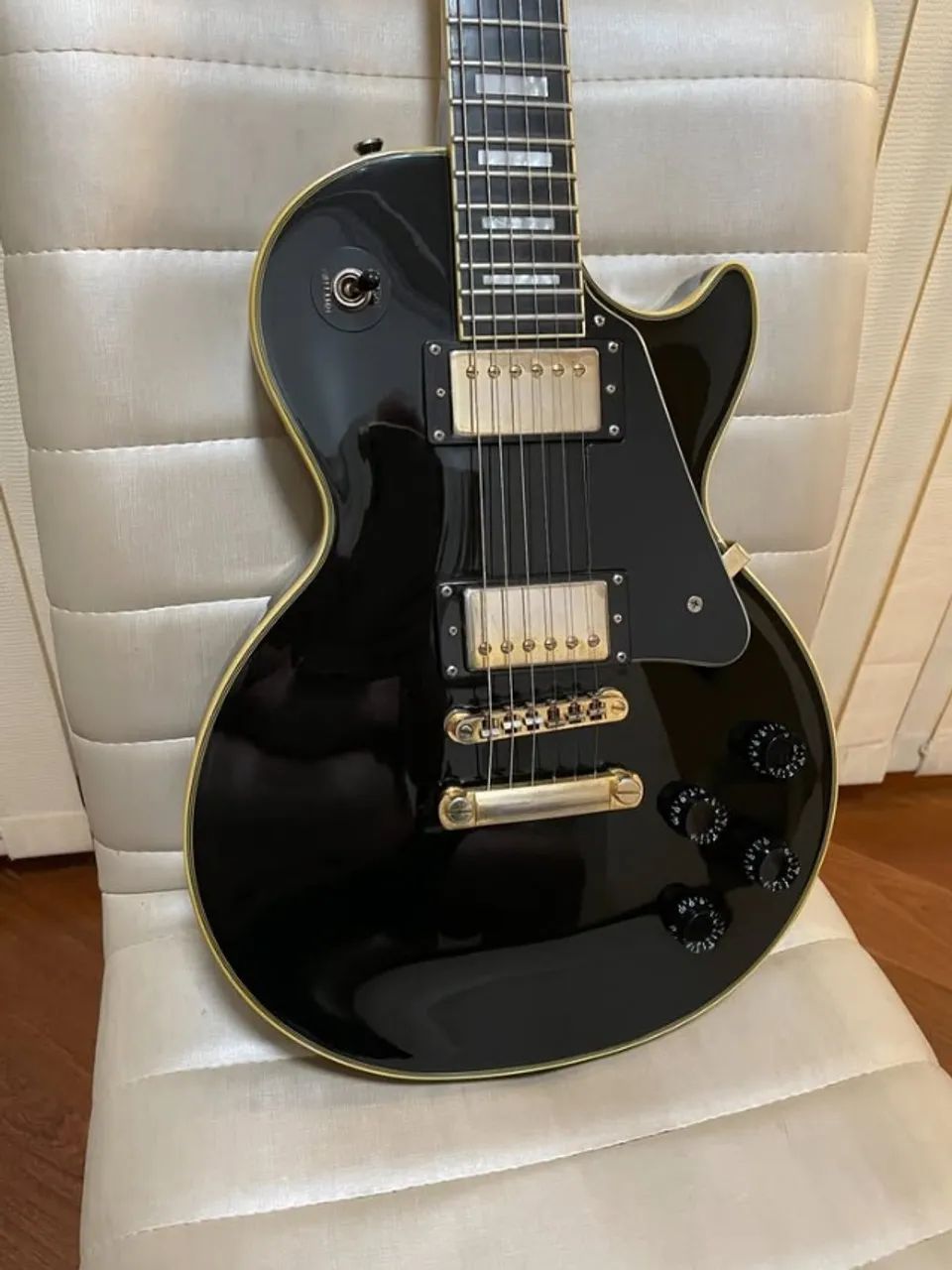 Guitarra Epiphone Custom Black Gold - Super Conservada!!! Linda!!! - Foto 3