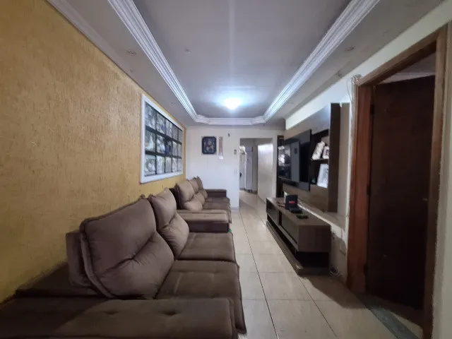 QR 410 - Ótima Casa com 5 Quartos sendo 2 Suítes - Aceita Financiamento