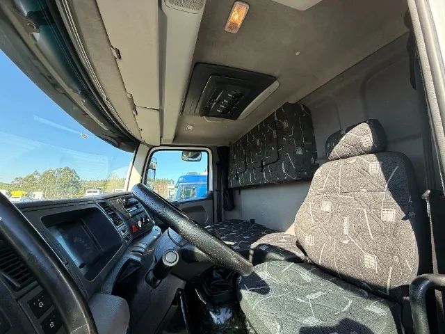 VW Volkswagen 24.280 6X2 Constellation 2014 Completo Revisado Com Baú Sider 20 Paletes - Foto 8