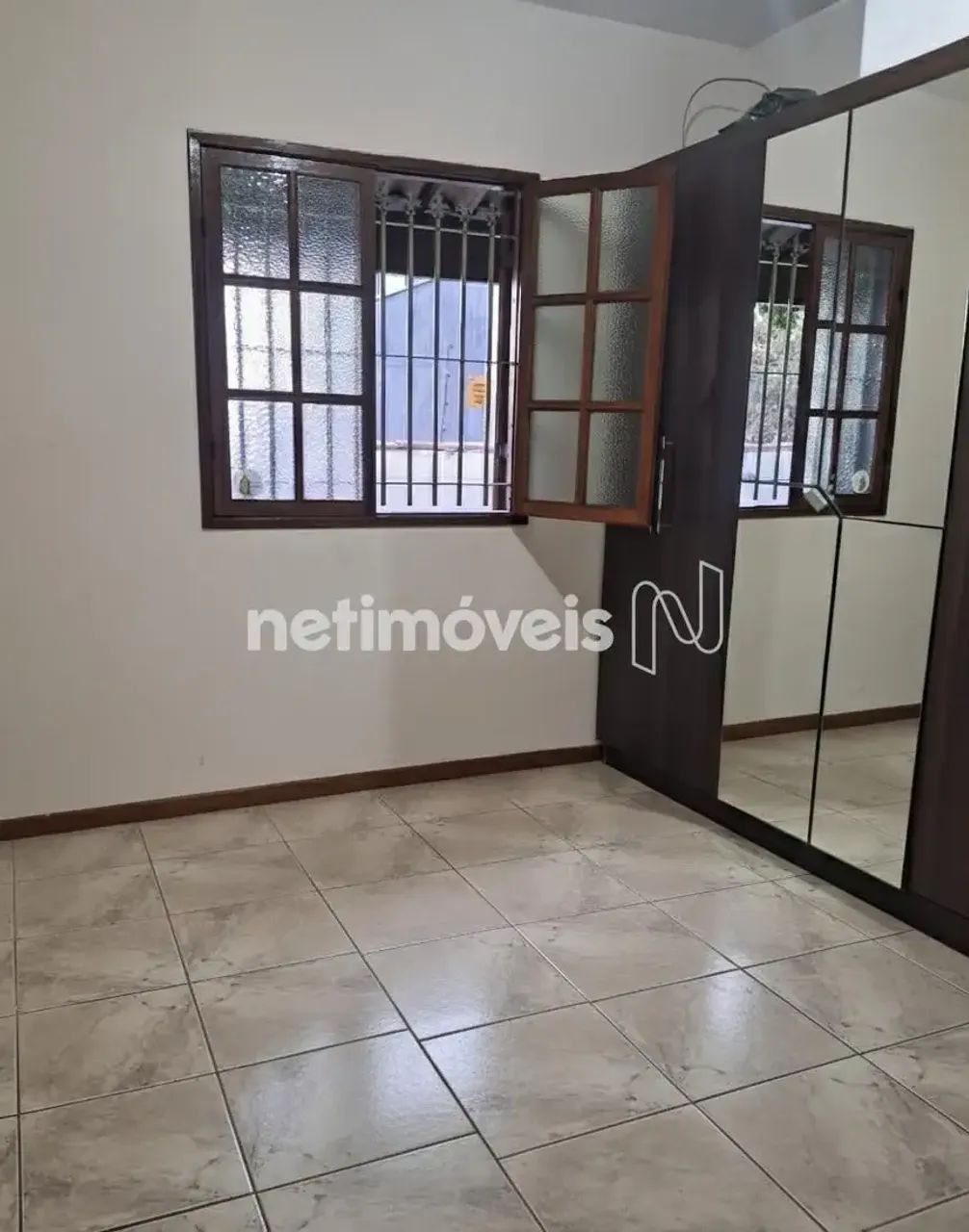 Casa Geminada de 2 quartos à venda no Vila Clóris!