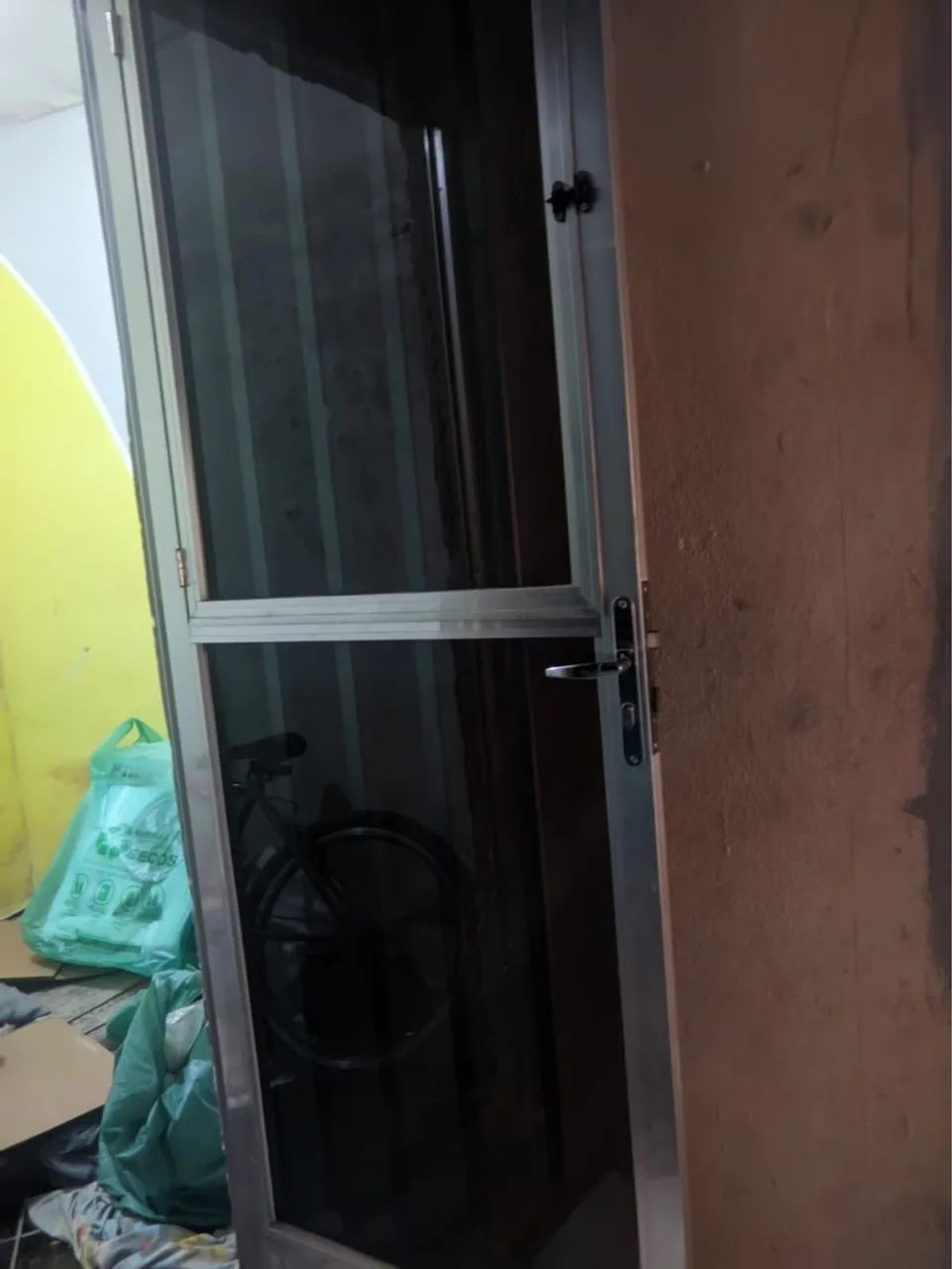 Porta de Alumínio com Grade - Foto 3