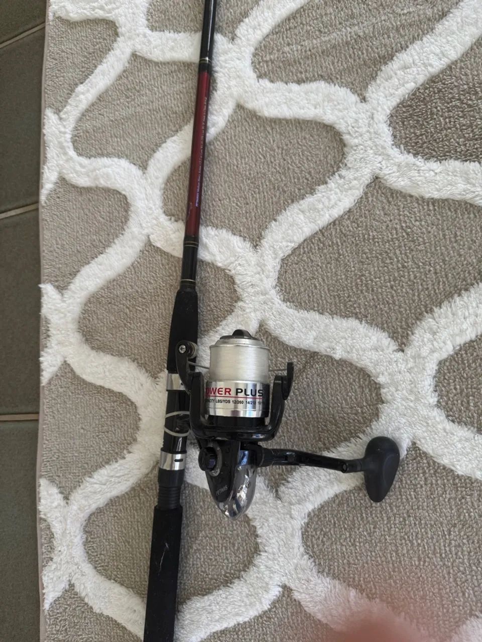 Conjunto de Vara de Pesca e molinete  - Foto 3