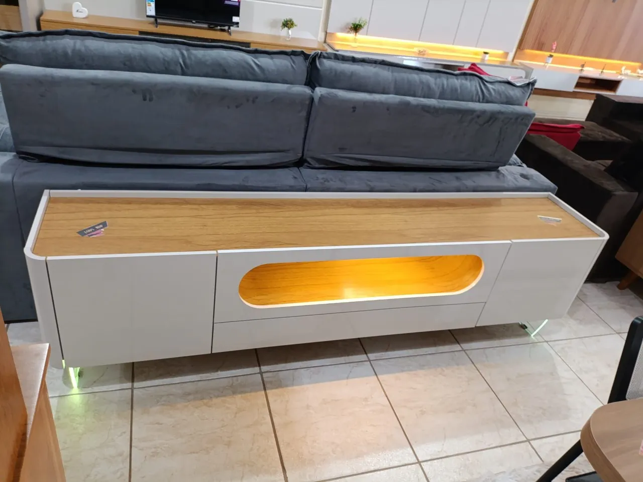 Rack para TV Moderno com Detalhes Iluminados