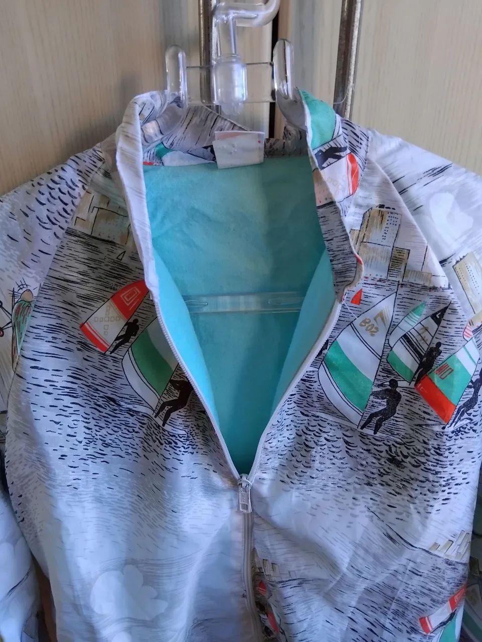 Casaco Infantil capuz forro pelúcia.  Estilo náutico  - Foto 3
