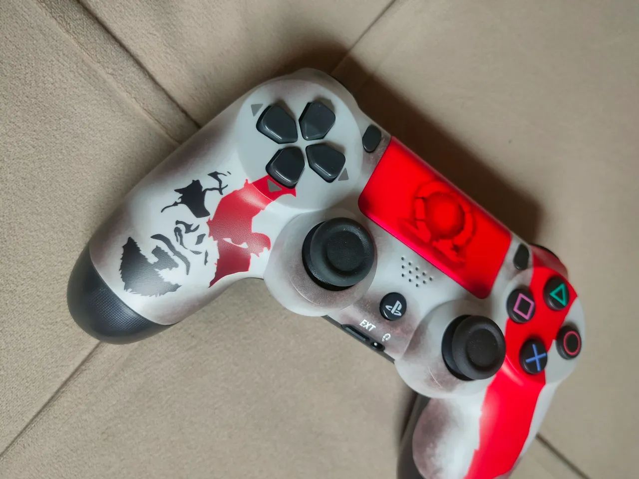 Controle de ps4 edição god of war  - Foto 3