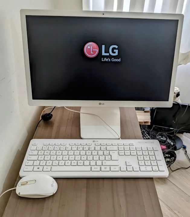 ALL IN ONE LG TELA FULL HD 24' PENTIUM 10° GER. 8GB SSD DE 256GB IMPECÁVEL  - Foto 2