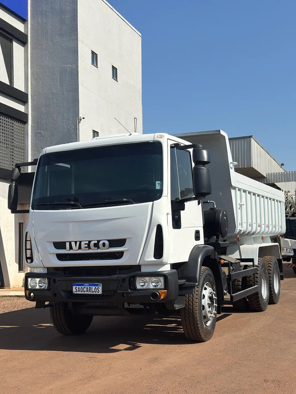 Iveco Tector 6x4 2019 Caçamba  - Foto 3