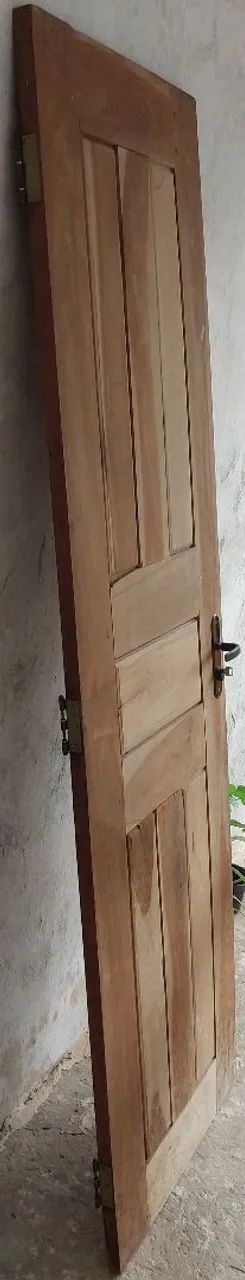 Porta de madeira pau d'arco usada - R$ 450,00 - Foto 4