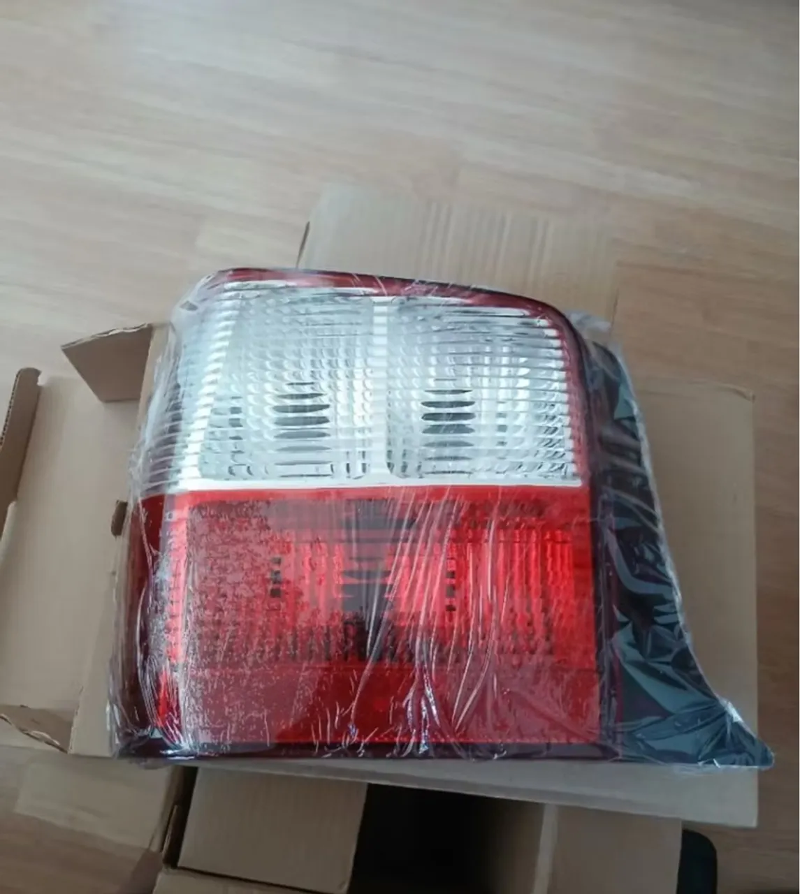 Par da lanterna do Fiat uno zerada