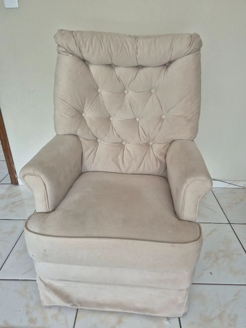 Poltrona de Amamentação com encosto alto e balanço - Foto 2