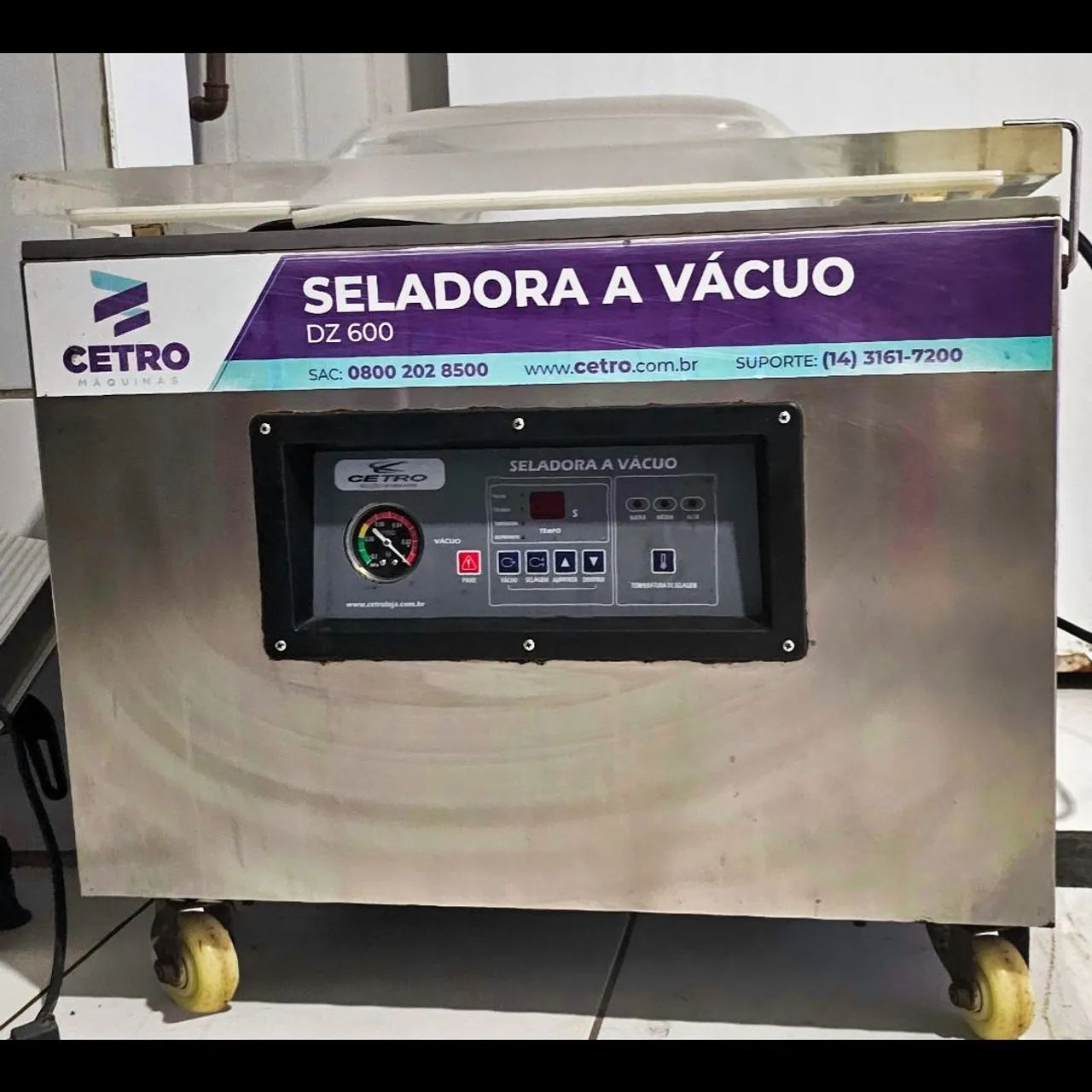 Maquina a vácuo da Grande, profissional e industrial, com duas seladoras. Ref. ATM DZ600
