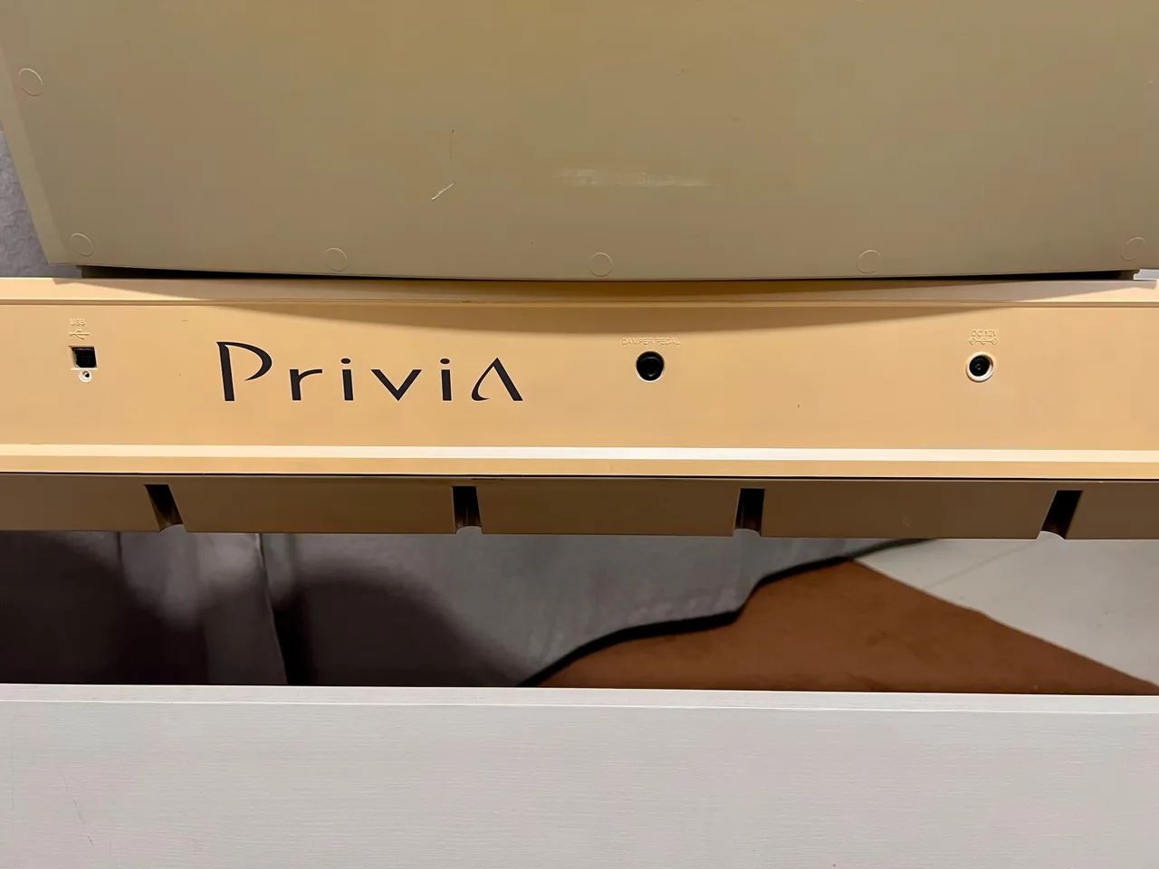 Piano Digital PX 130 branco acetinado *contém detalhes  - Foto 4