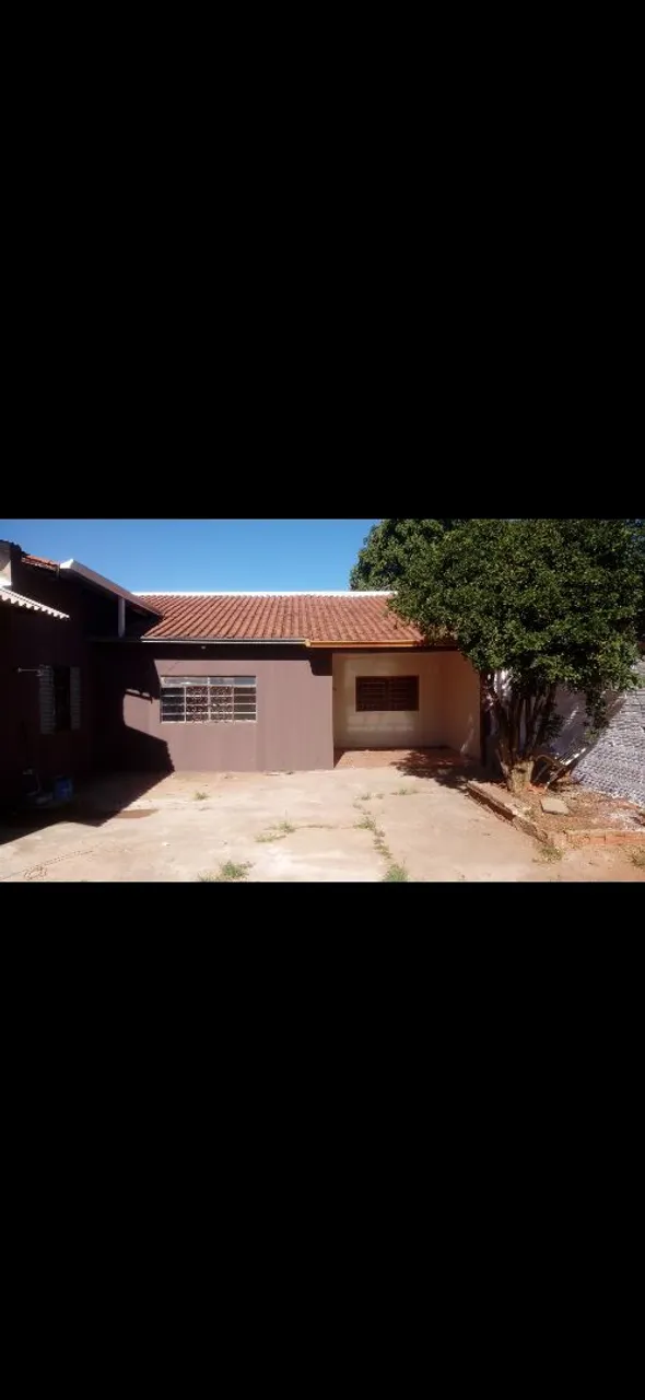 Alugo casa
