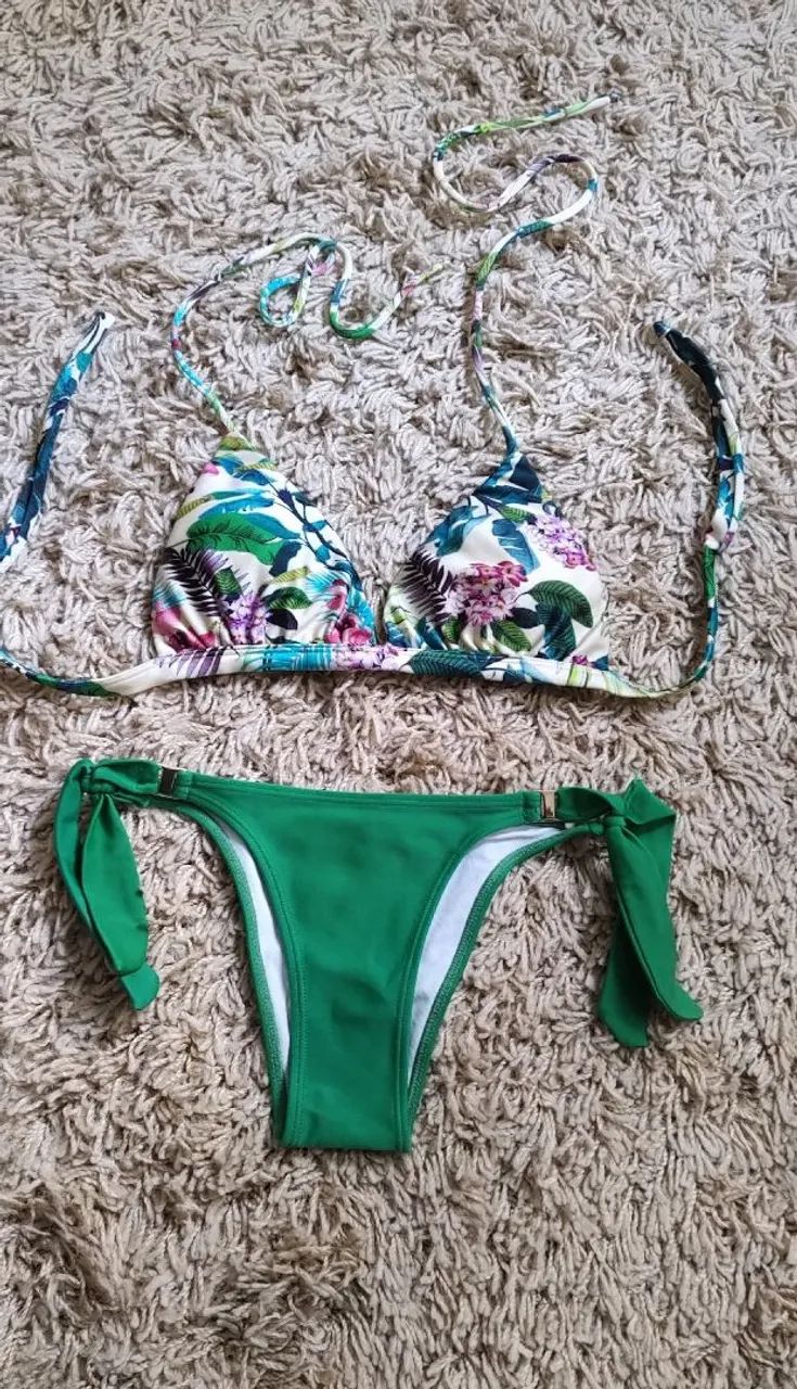 Biquíni Floral com Calcinha Verde