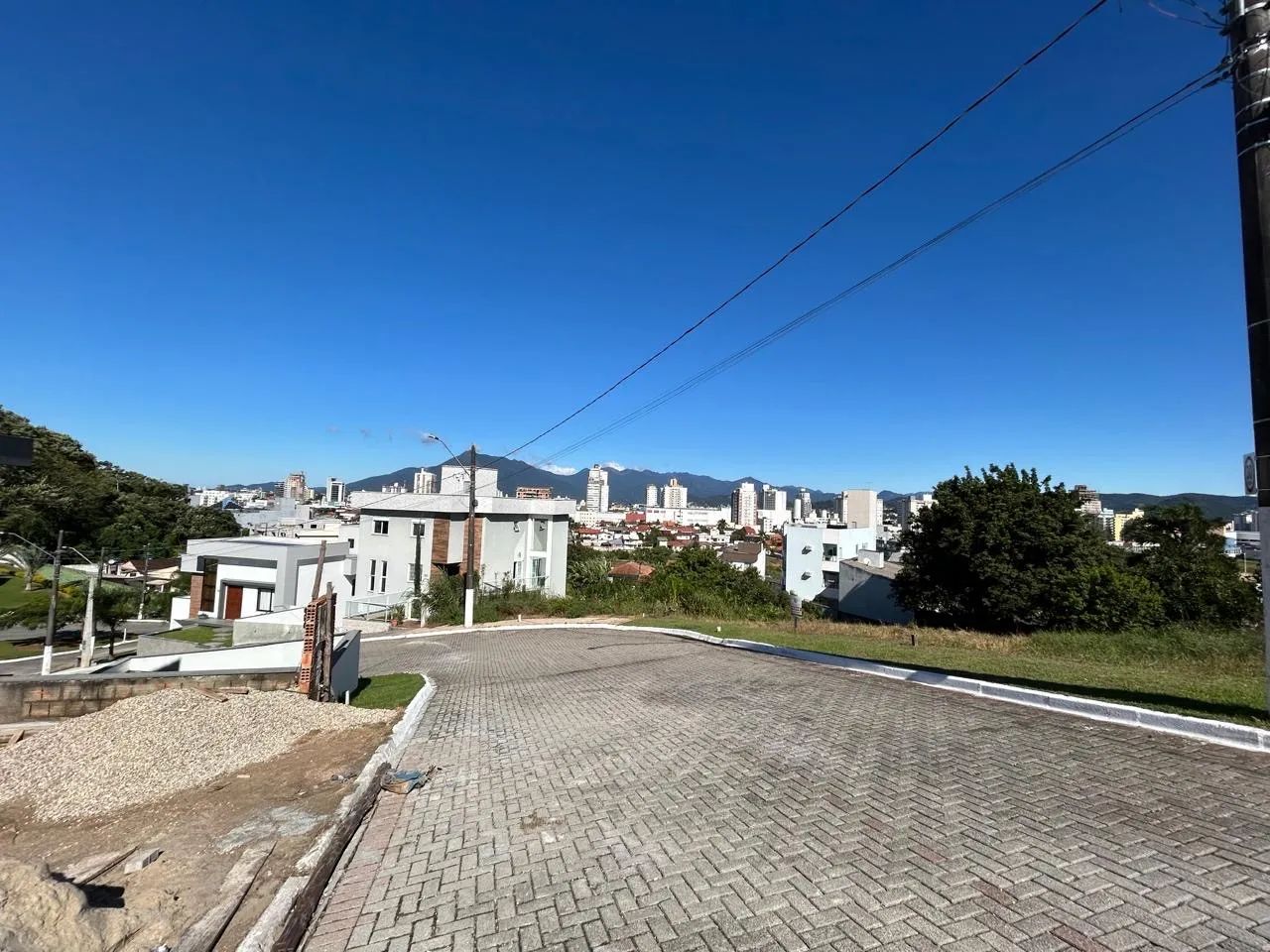 Terreno em condomínio fechado com vista para a cidade - Foto 2