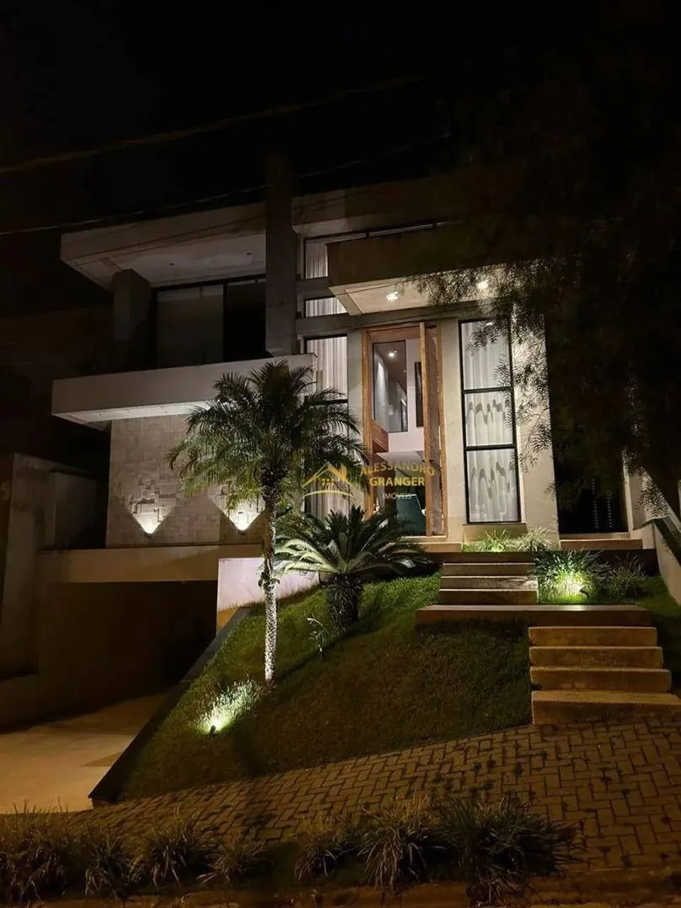 SOBRADO INTEIRO MOBILIADO PARA LOCAÇÃO NO CONDOMÍNIO MOSAICO ESSENCE EM MOGI DAS CRUZES