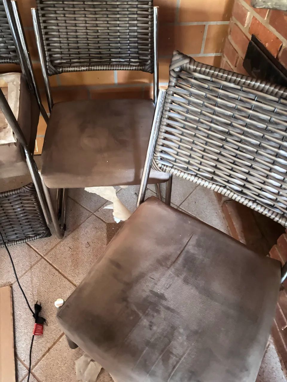 Mesa de Vidro Cromada - Grátis 4 cadeiras64352681935745123