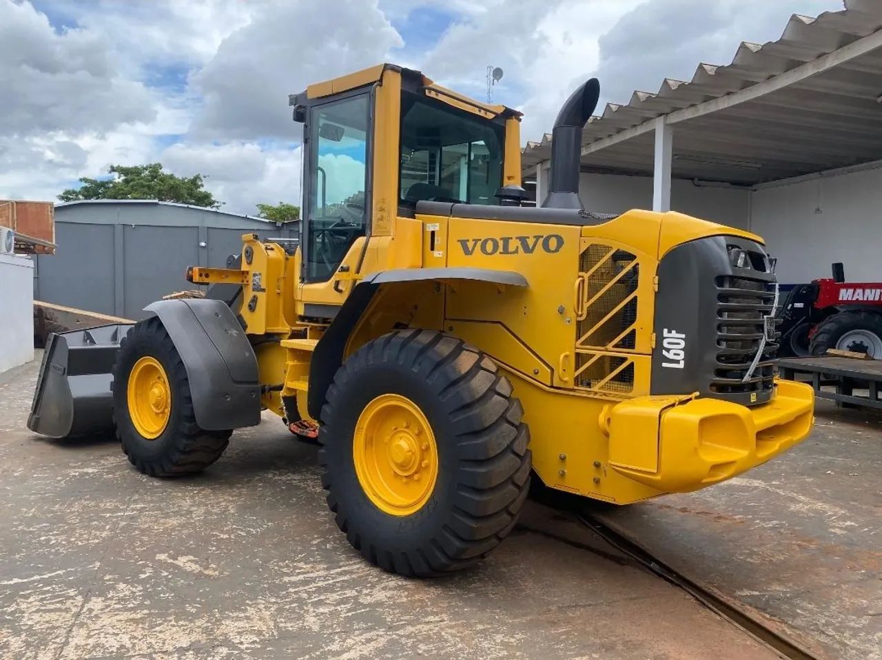 Pa Carregadeira Volvo L60F ano 2018 transfere divida 